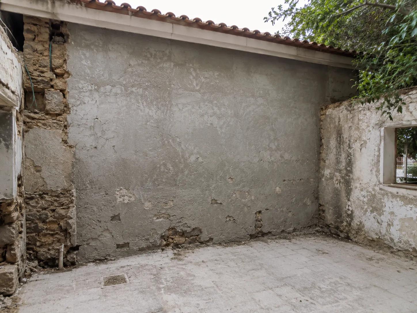 doğal taş örme öncesi tadilat alanı görünümü