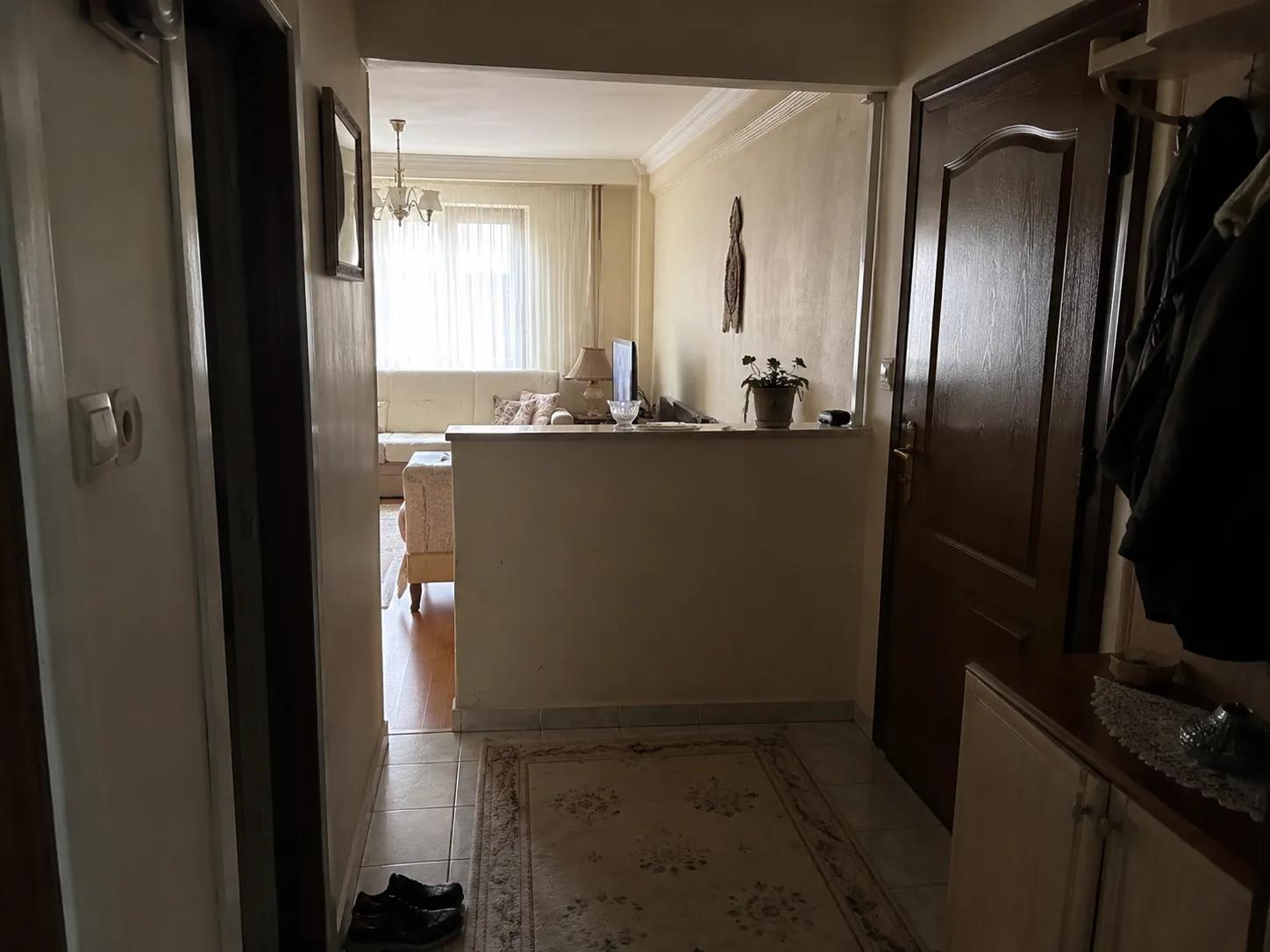Mutfak ile salon arasındaki duvar