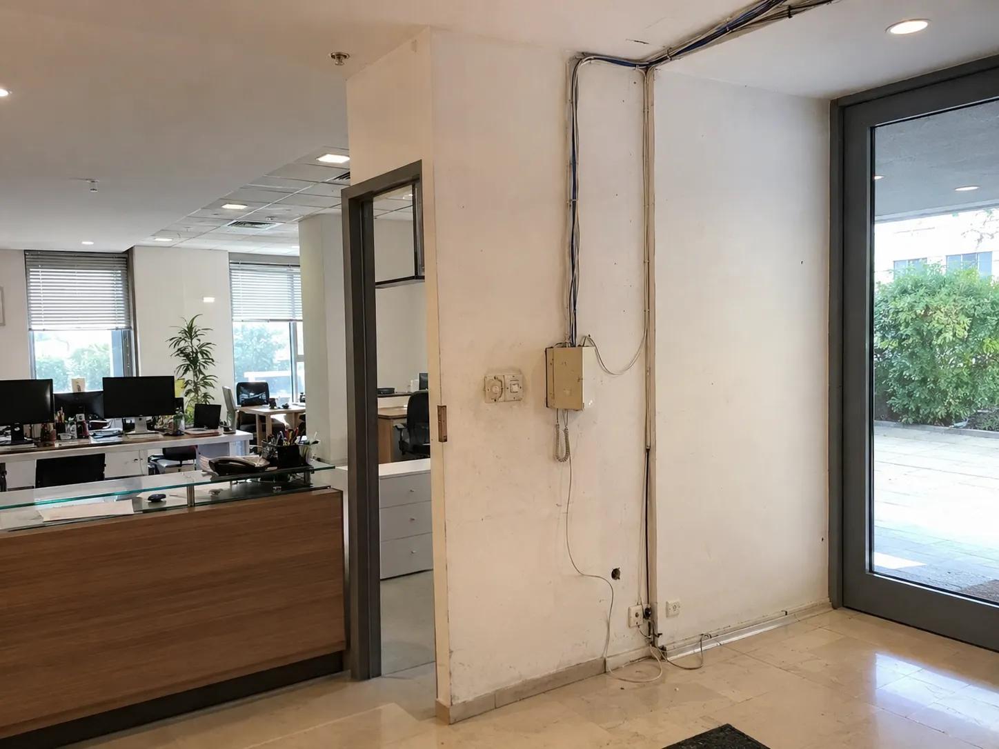 zil / diafon montajı öncesi ofis görünümü