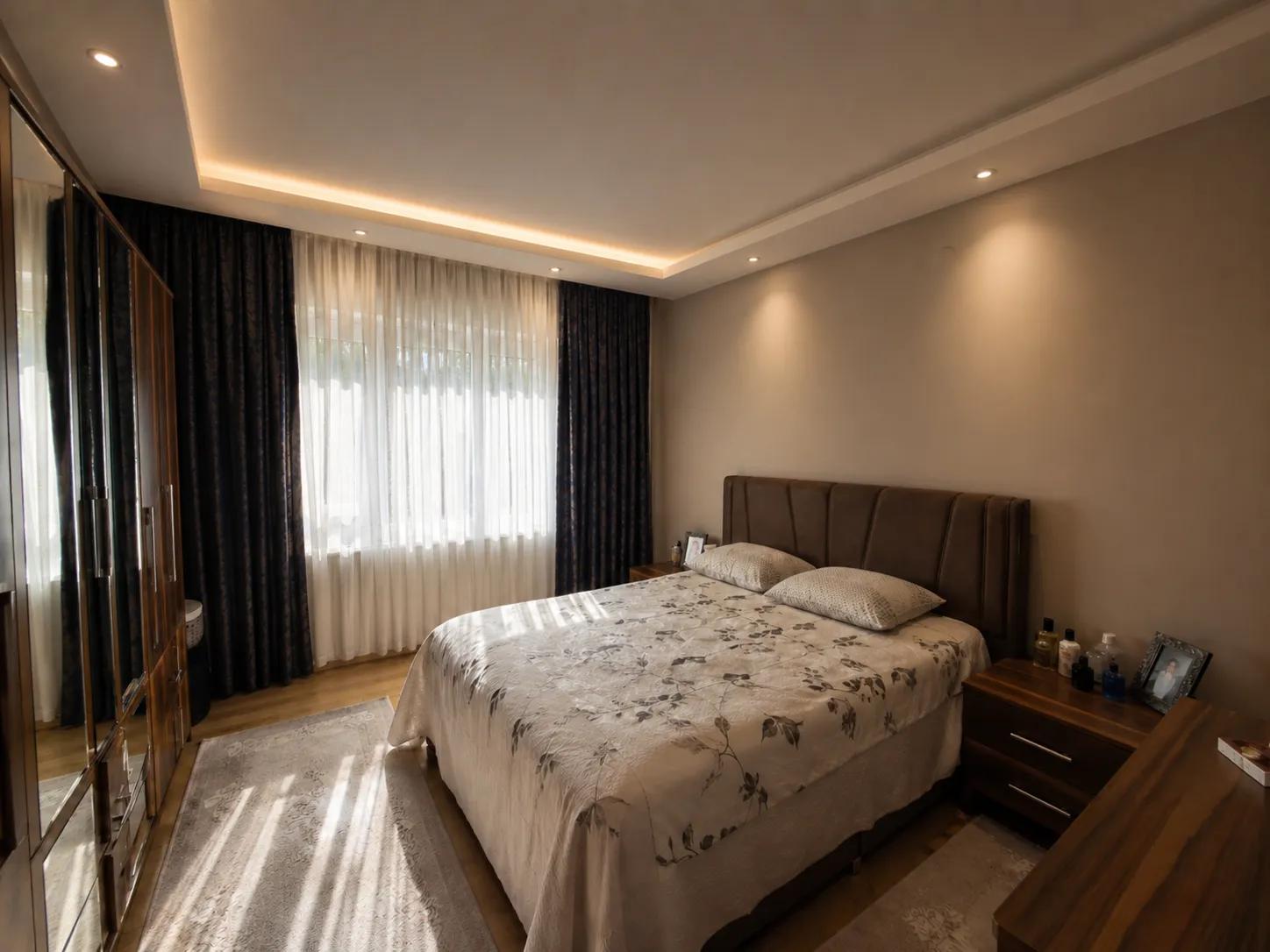 Düz tavanlı yatak odası