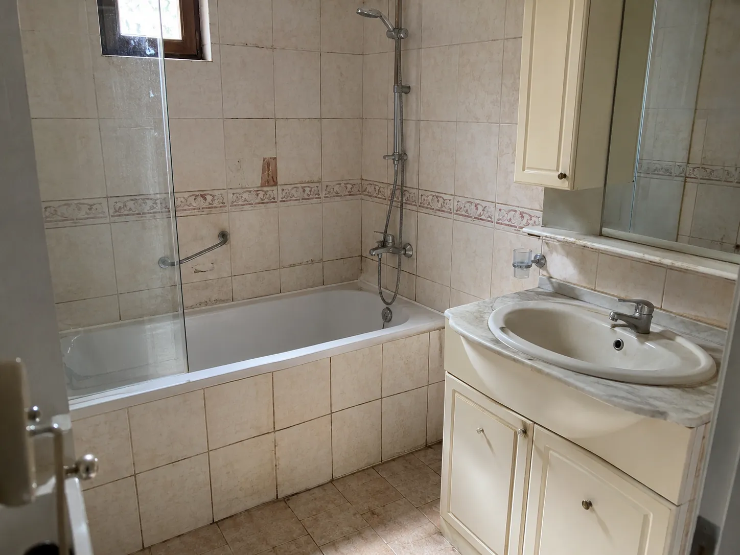 Banyo Seramik & Derz Toparlama öncesi görünüm